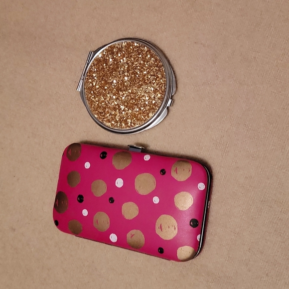 Avenue 9 manicure set and mirror NWOT - Picture 2 of 3